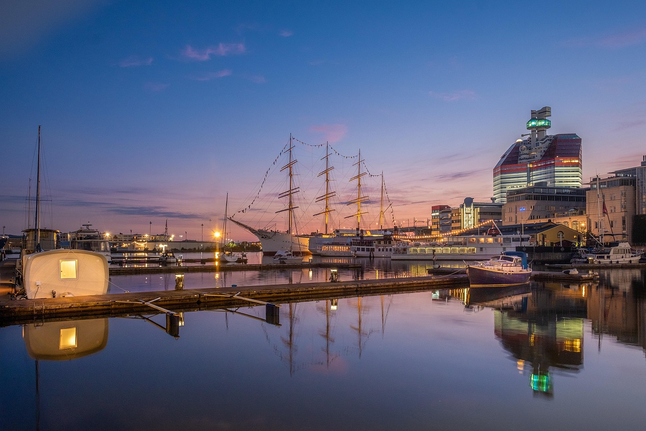heros-img little boom, gothenburg, sea, port, water, solar, sweden, boat, ships, sailboat, nature, houseboat, lifestyle